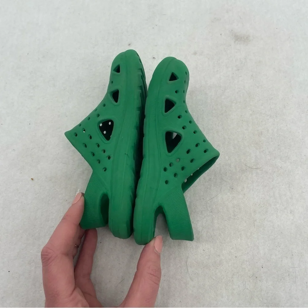 TOTES Kids Solbounce Splash & Play Clog Kelly Green water shoes size: 7-8
